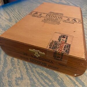 Vintage Indios Honduras Wooden Cigar Box